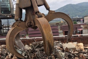 Trung Quốc: Đóng cửa các lò thép ô nhiễm, ‘đổ’ sắt phế liệu qua các nước khác